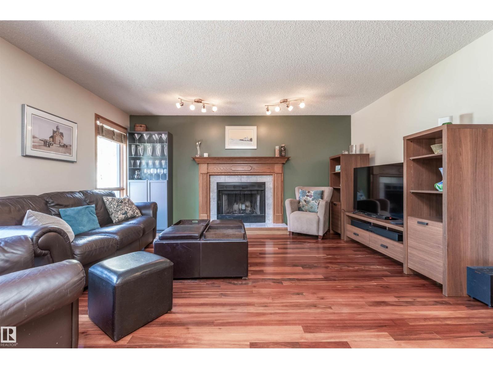 5204 190 ST NW - 11