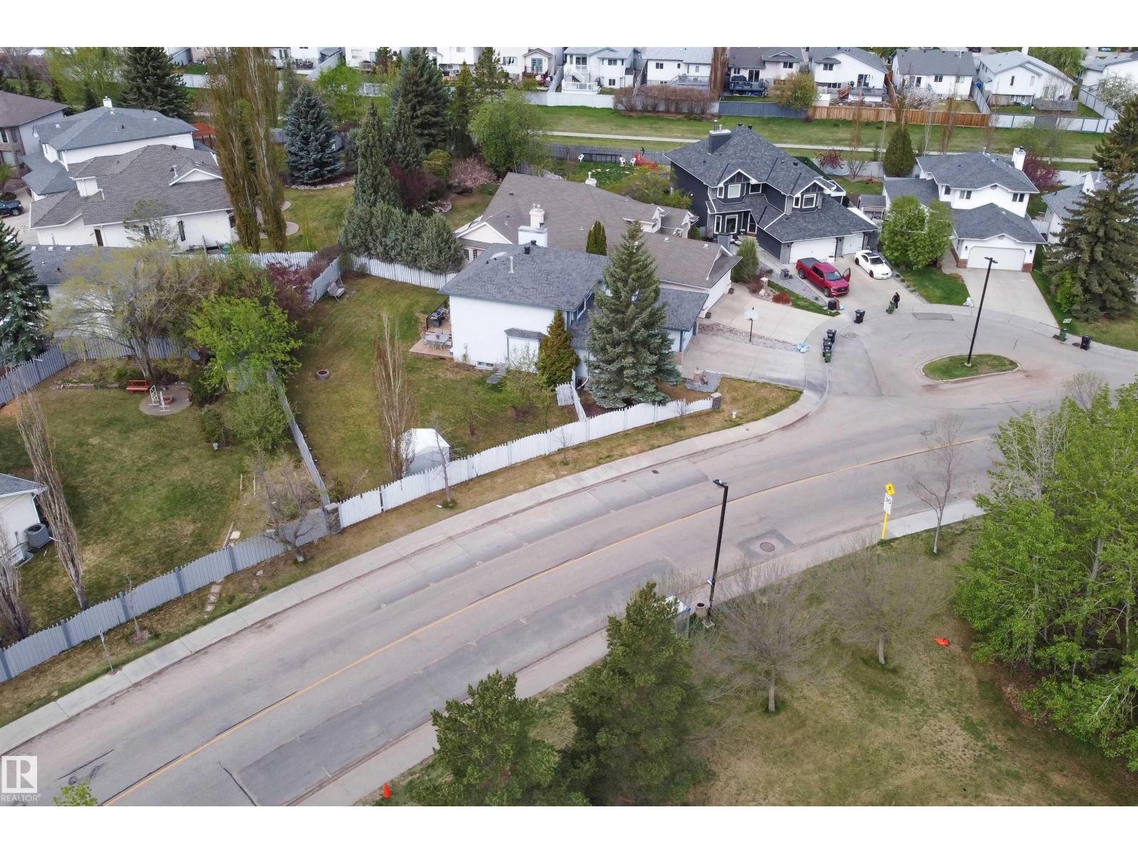 5204 190 ST NW - 50