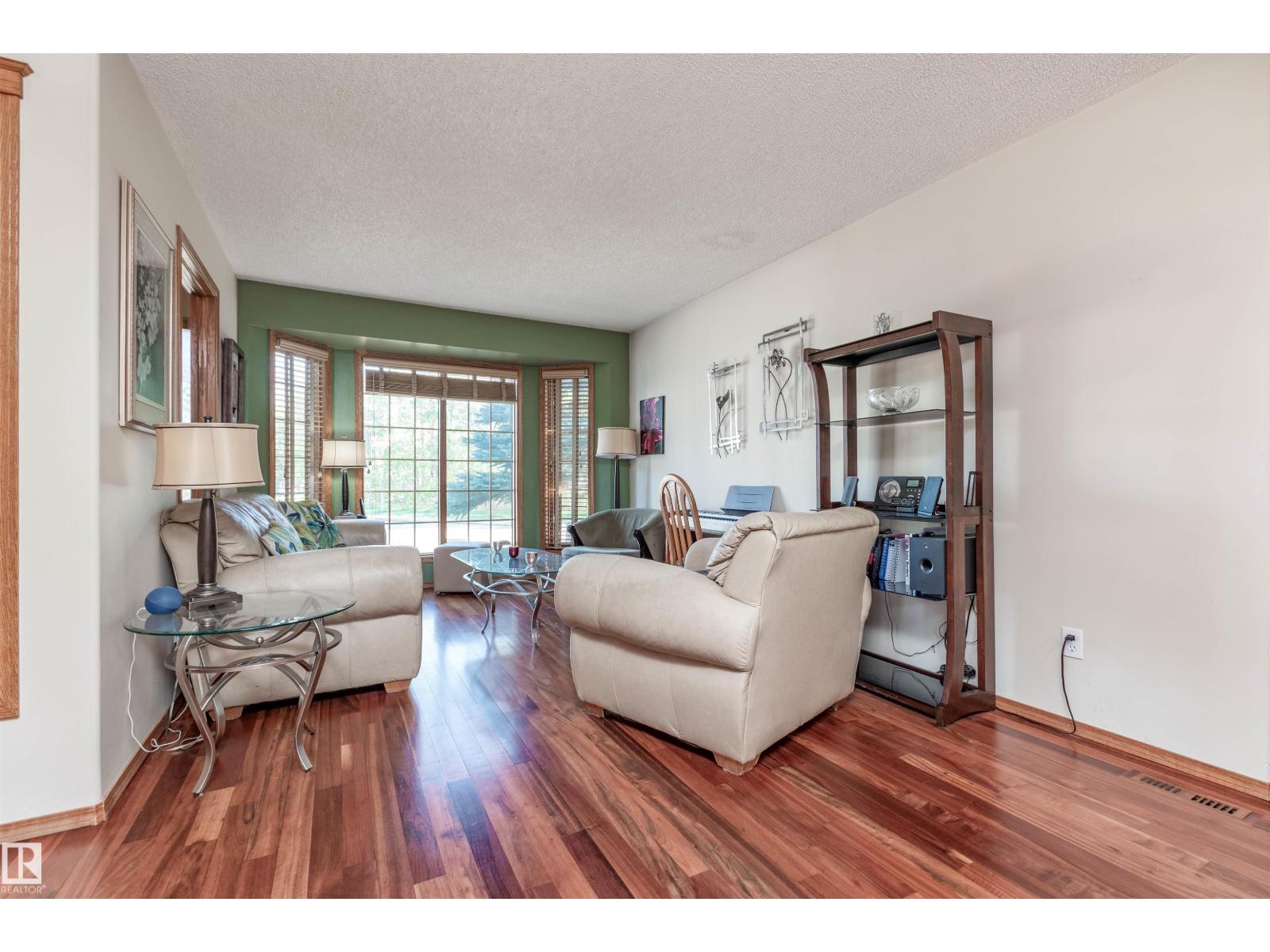 5204 190 ST NW - 4