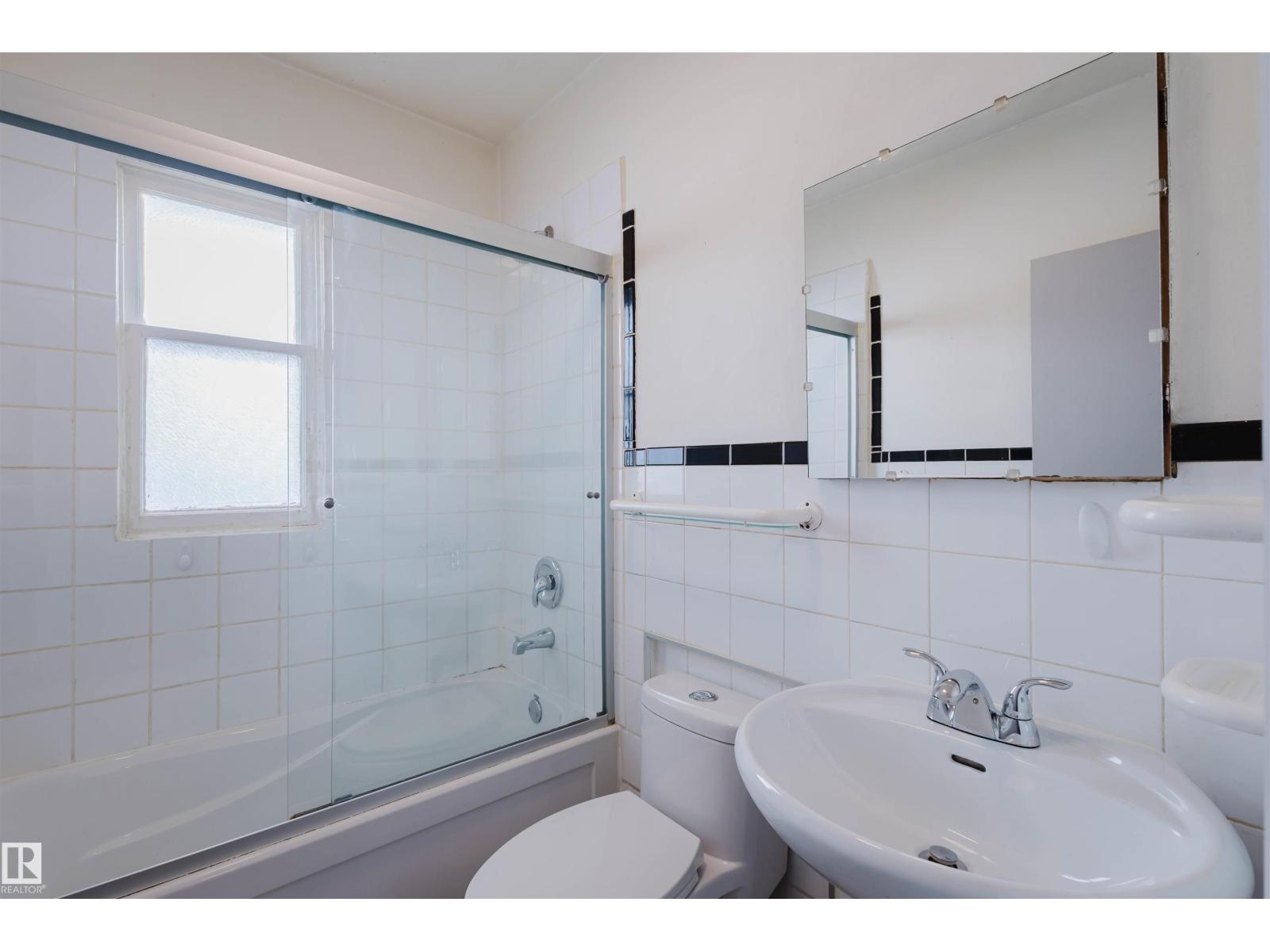 10511 80 ST NW - 16