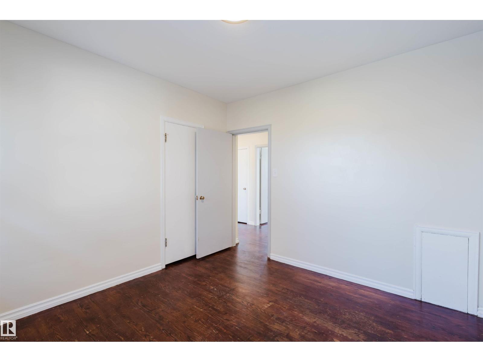 10511 80 ST NW - 20