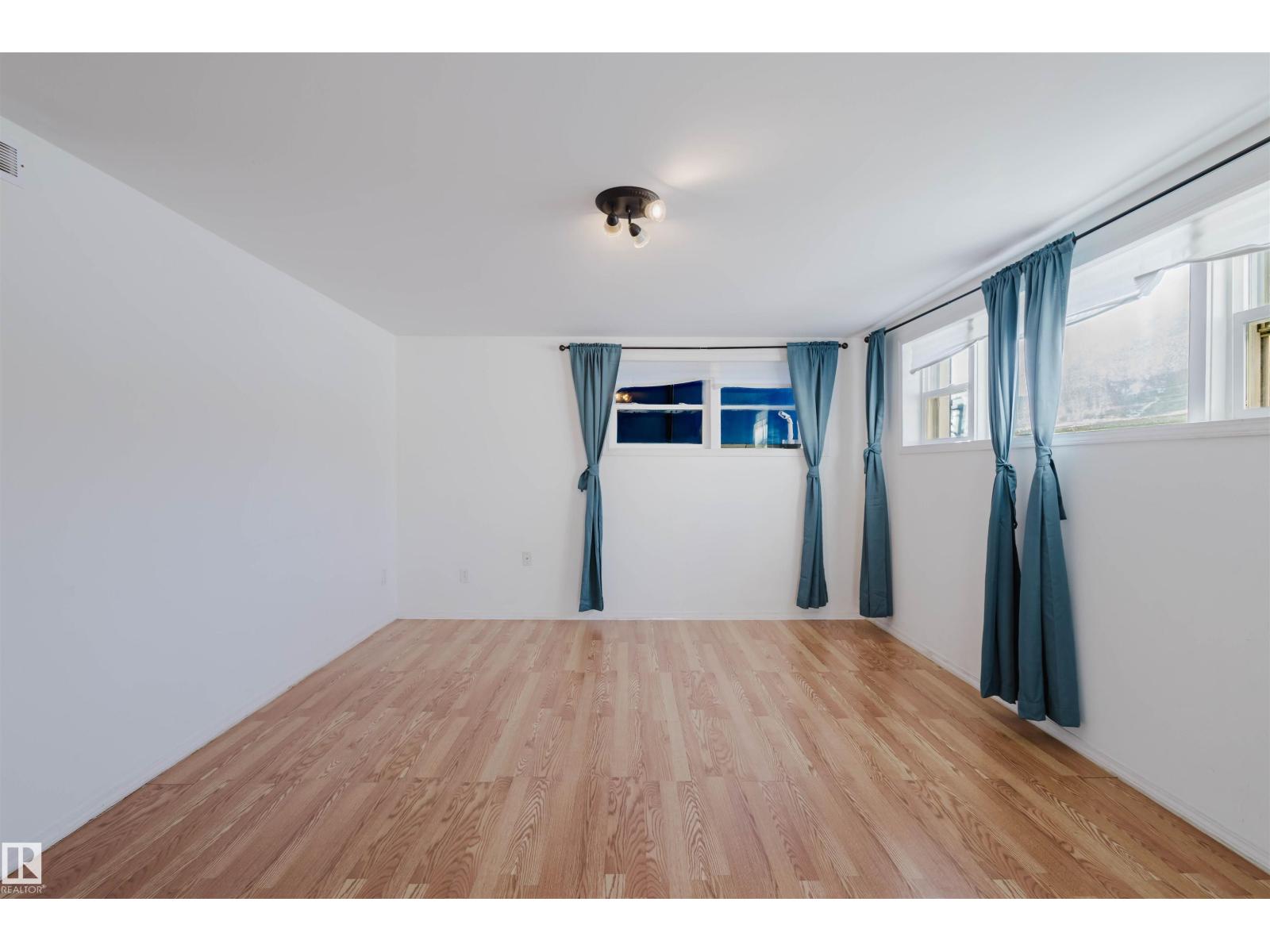 10511 80 ST NW - 22