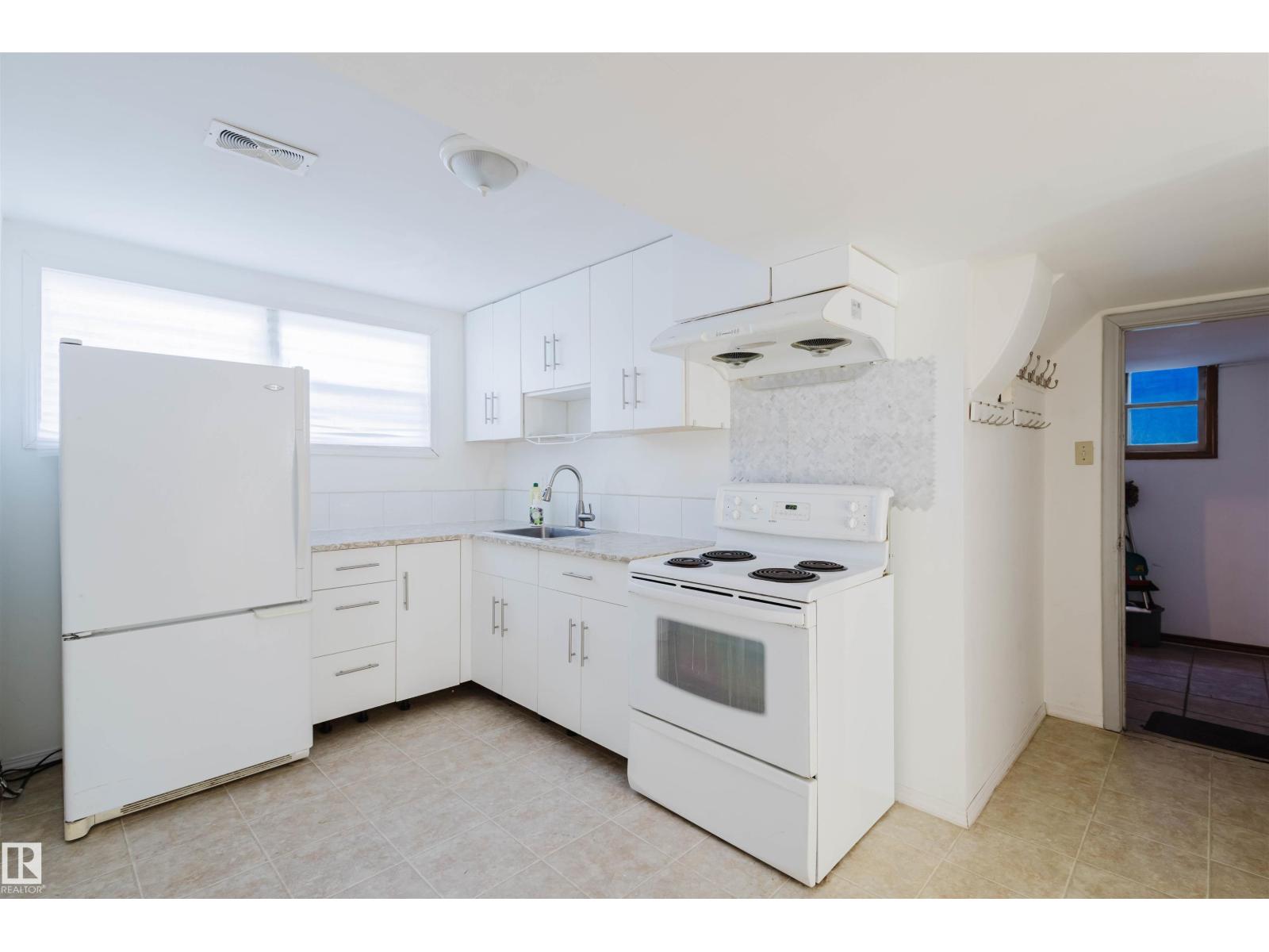 10511 80 ST NW - 24