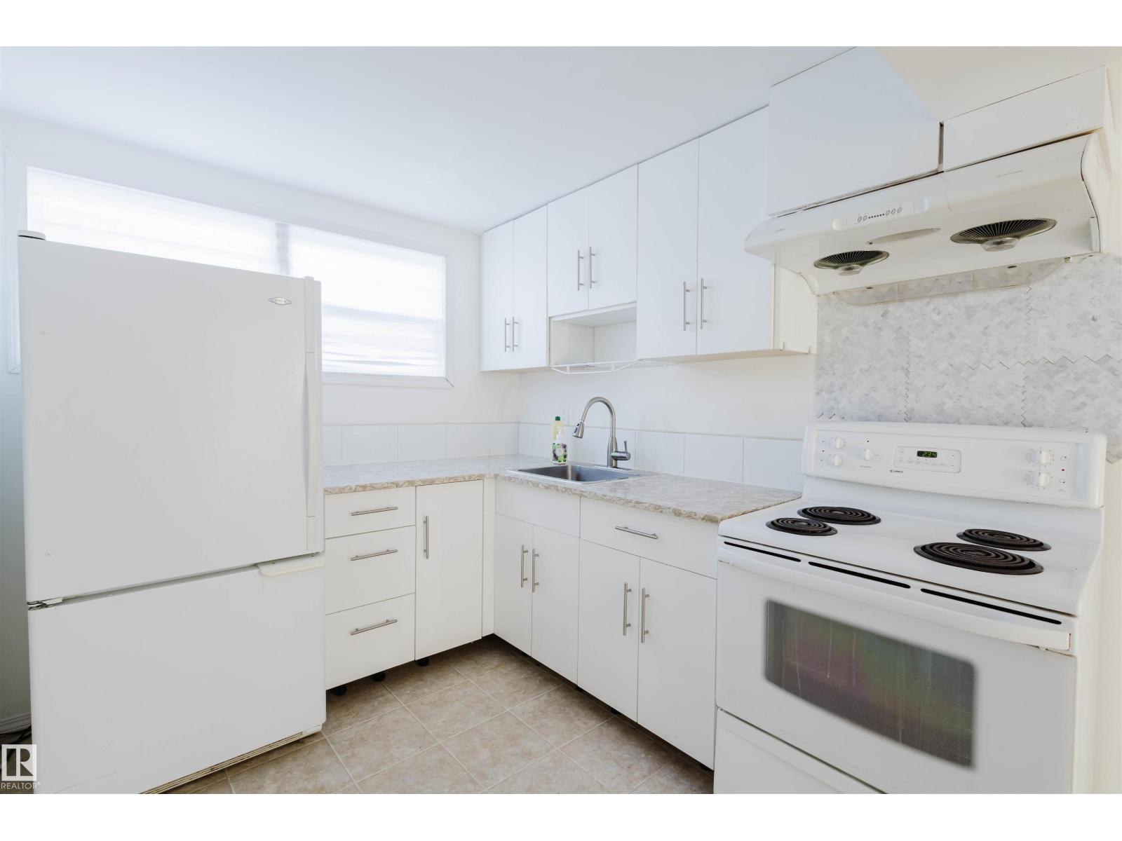 10511 80 ST NW - 25