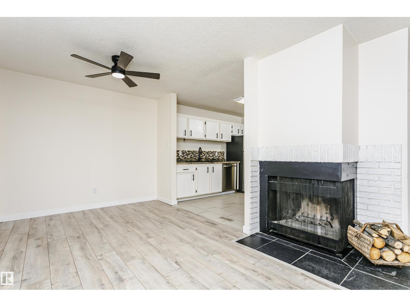 9221 172 ST NW - 17