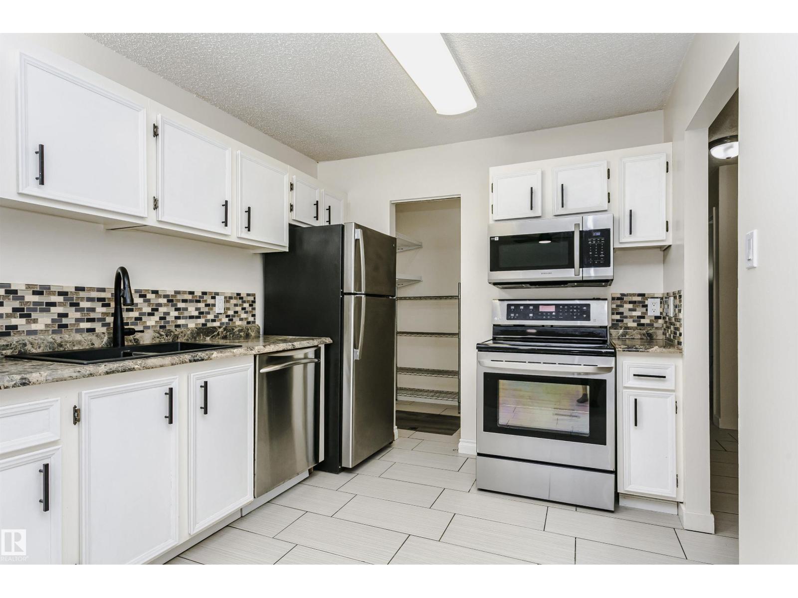 9221 172 ST NW - 21