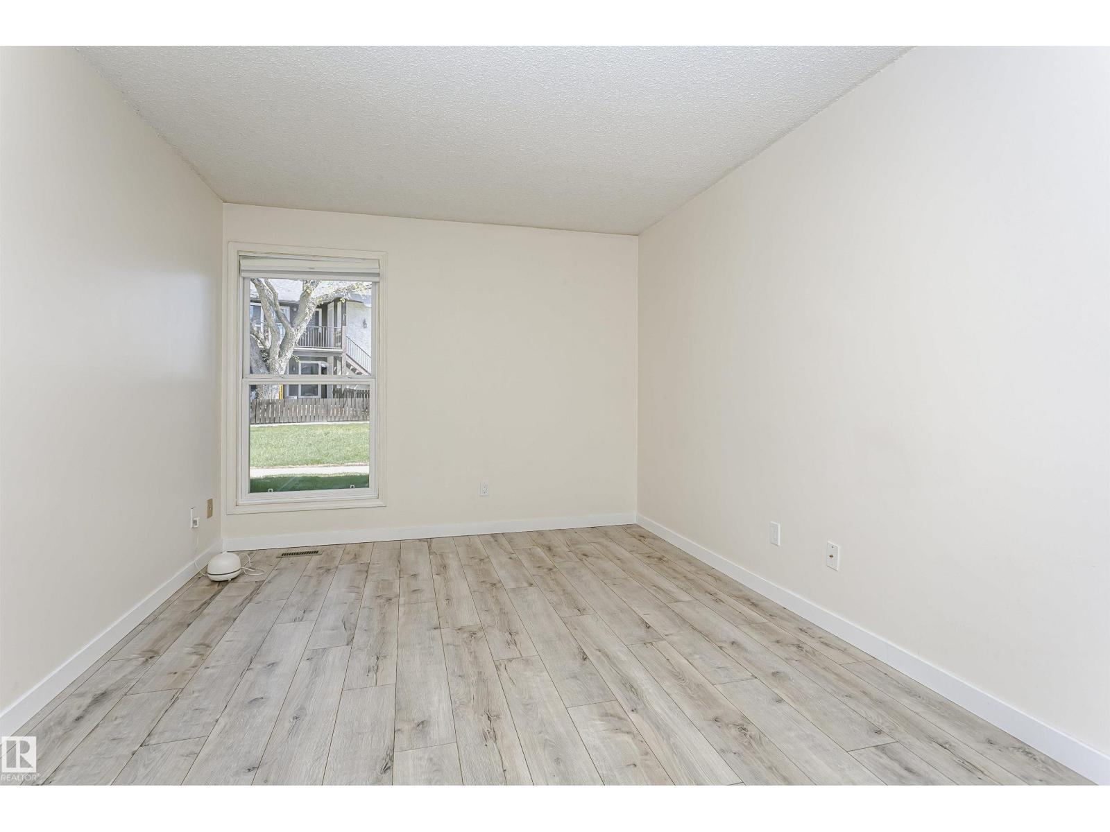 9221 172 ST NW - 28