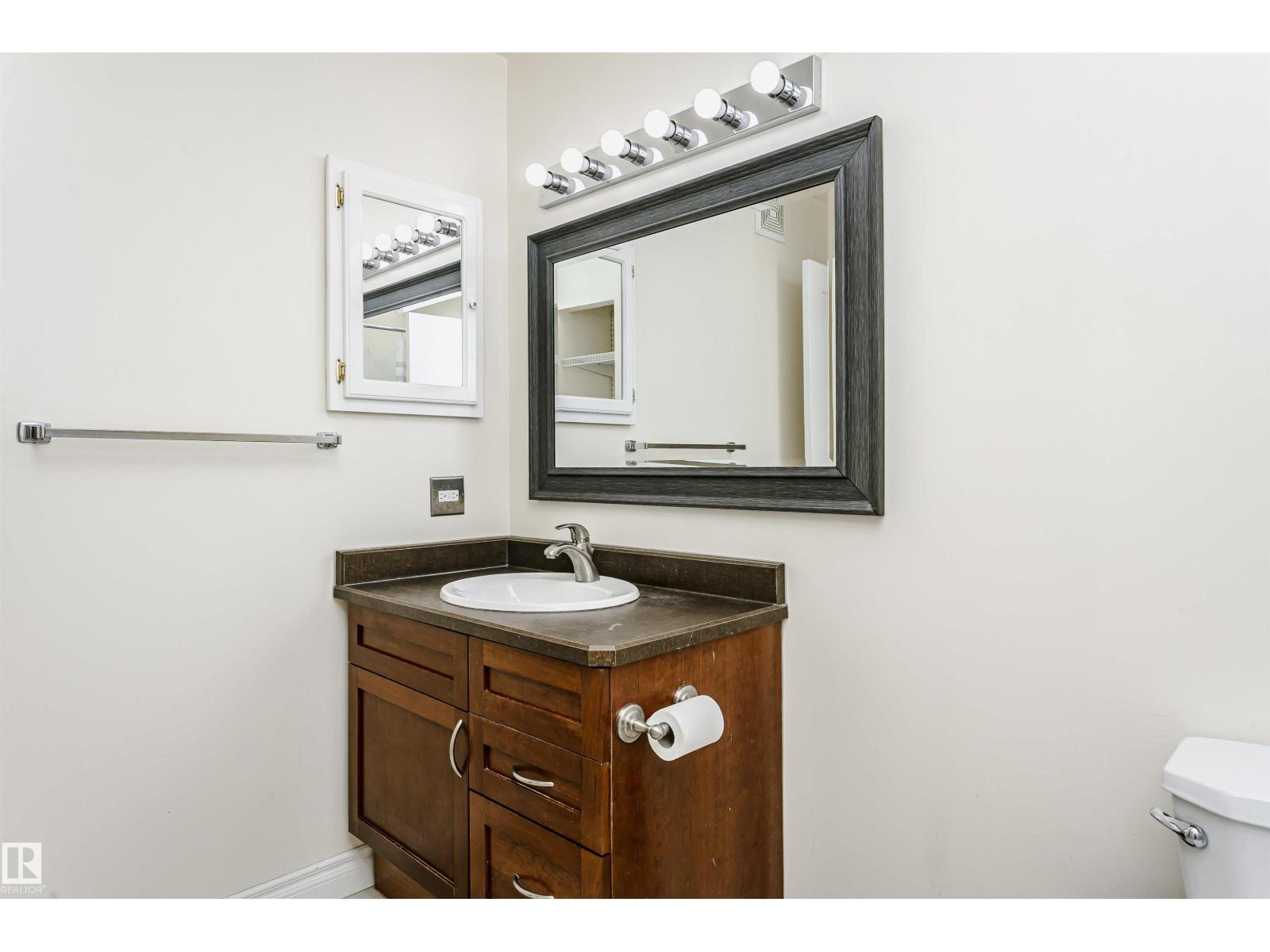 9221 172 ST NW - 33