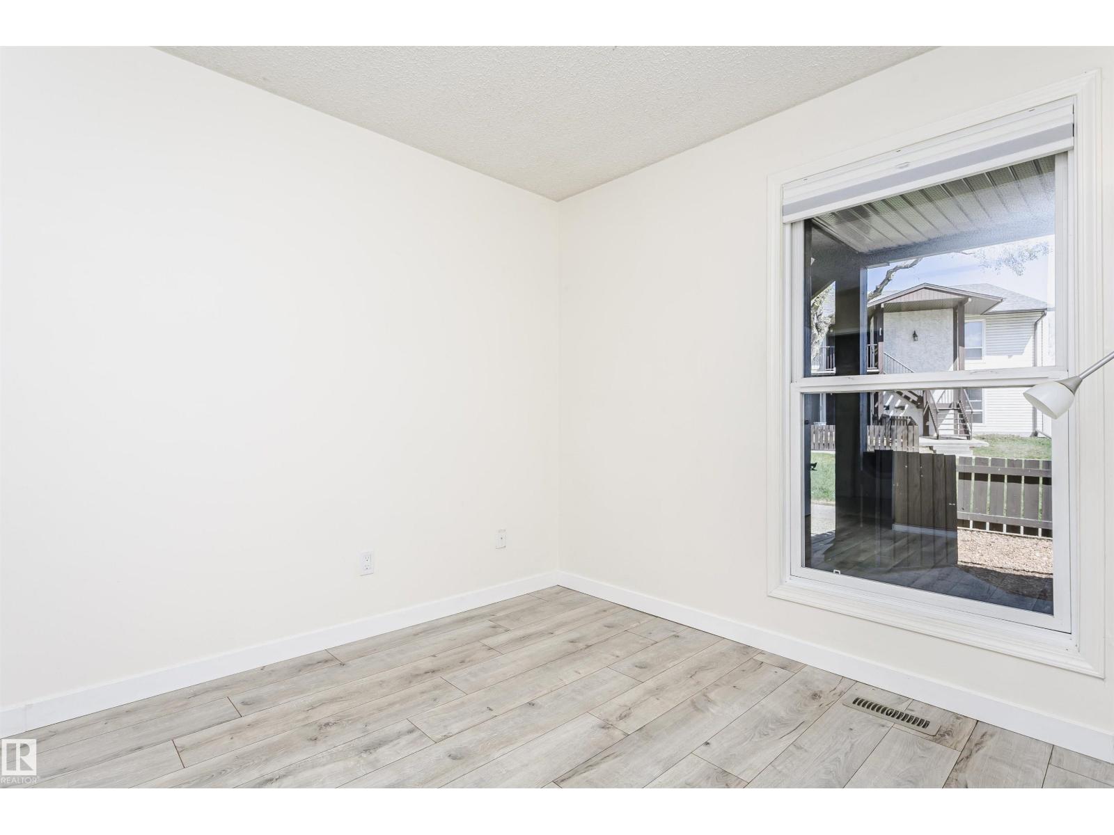 9221 172 ST NW - 37