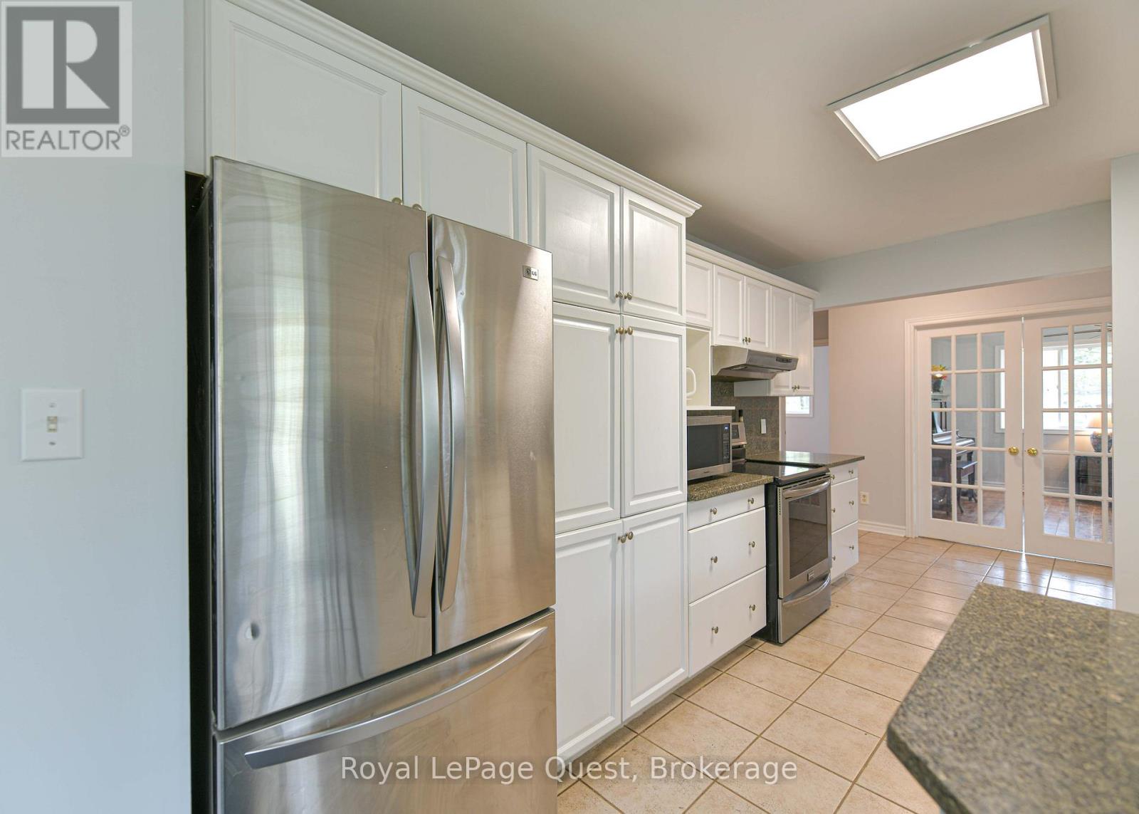 137 MORTON LANE - 19