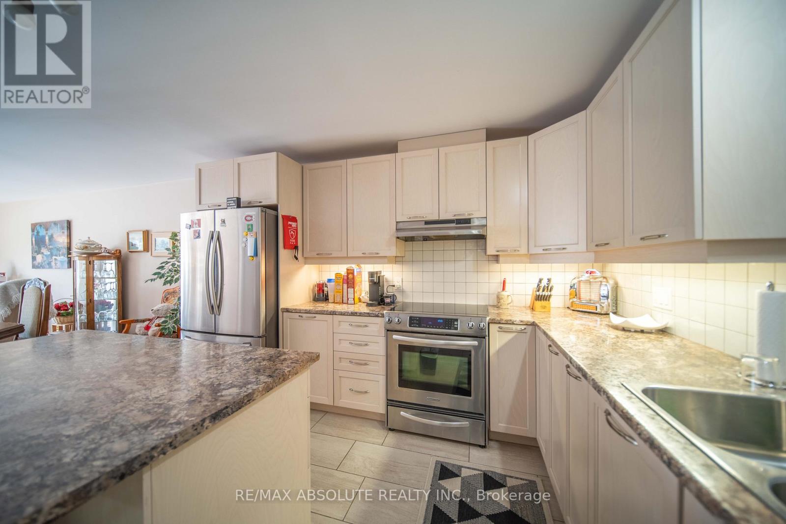 148 EQUINOX DRIVE - 8