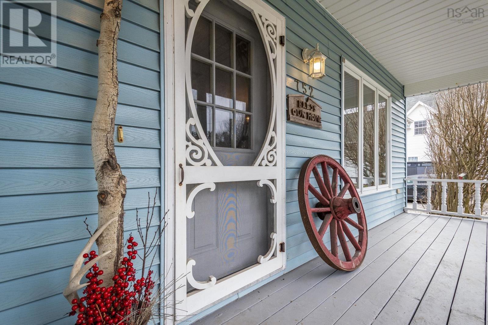 752 Main Street - 46