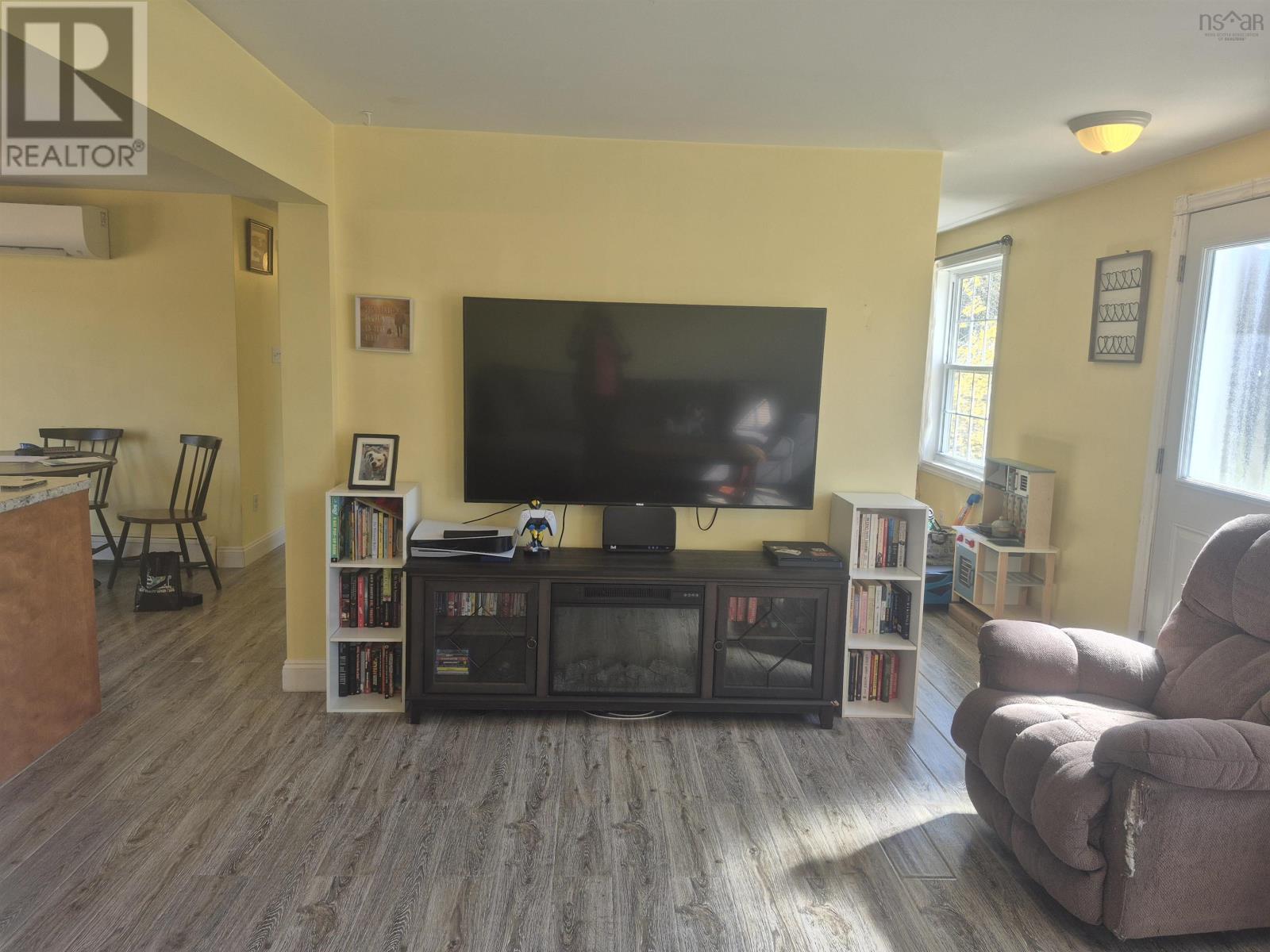 2396 Highway 10 - 27