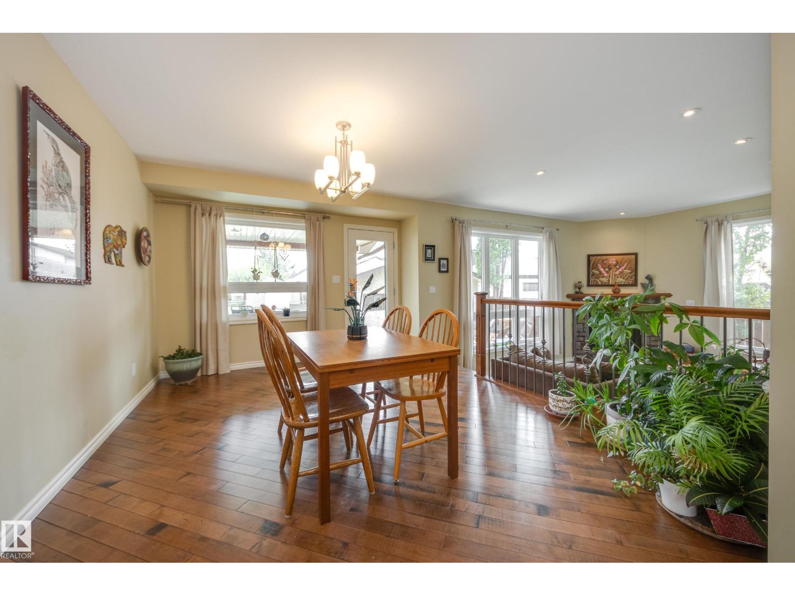 9327 75 AV NW — photo 14