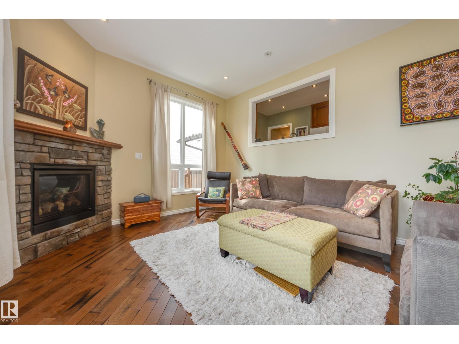 9327 75 AV NW — photo 17