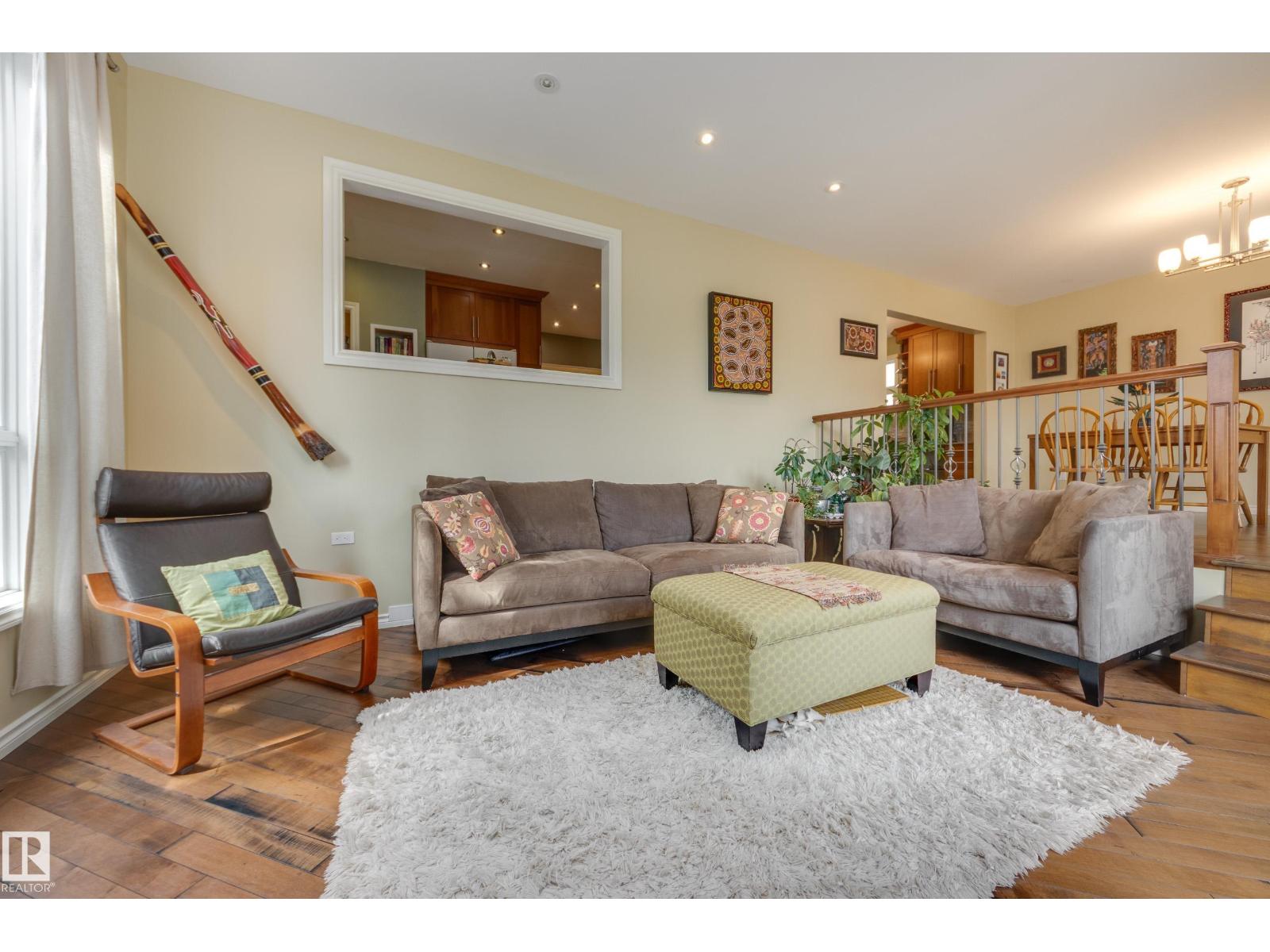9327 75 AV NW — photo 18