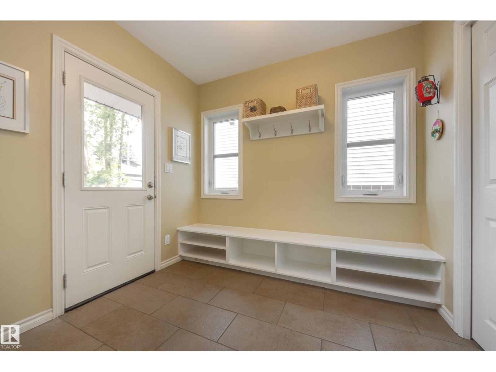 9327 75 AV NW — photo 21