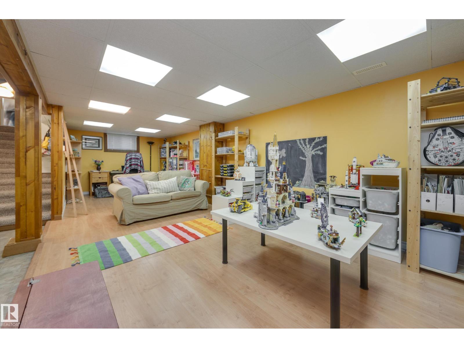 9327 75 AV NW — photo 34