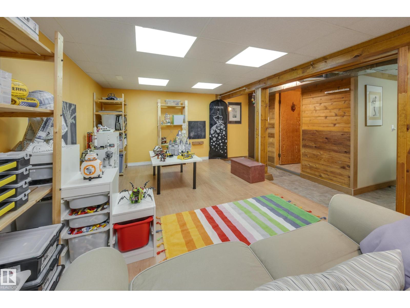 9327 75 AV NW — photo 36