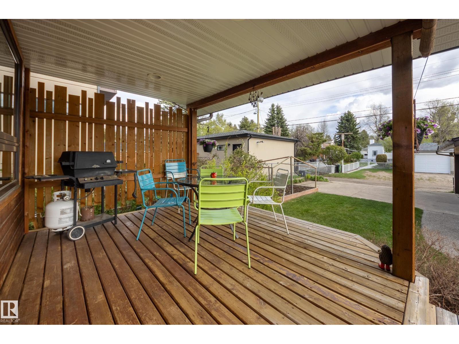 9327 75 AV NW — photo 47