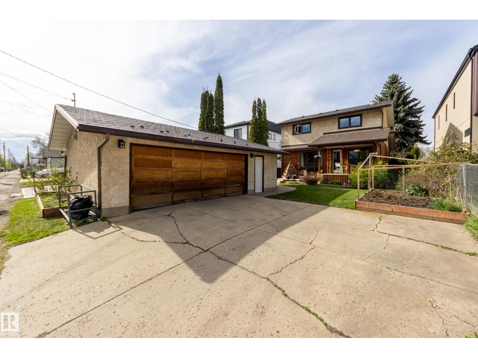 9327 75 AV NW — photo 49