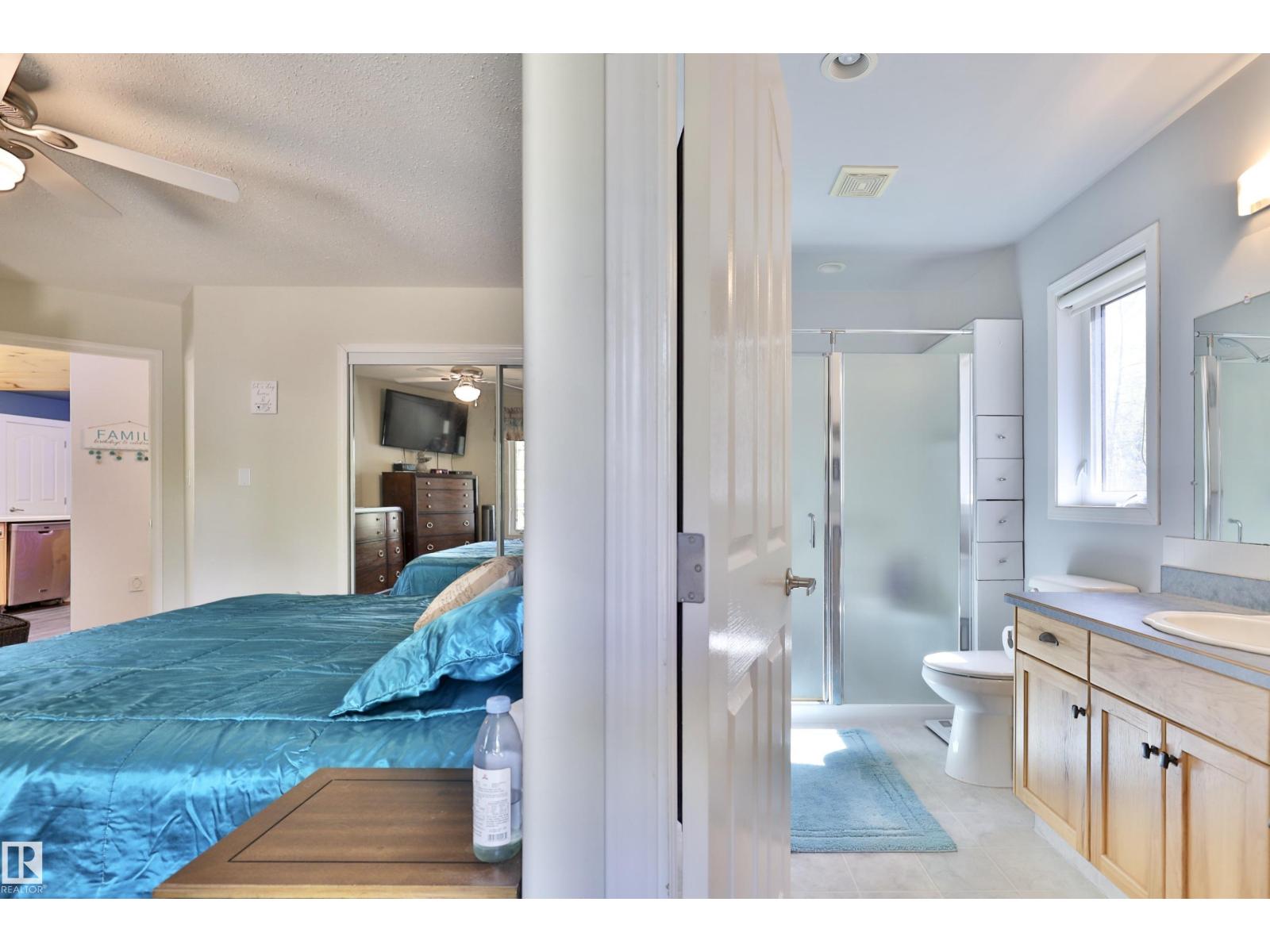 5502 39 ST — photo 33