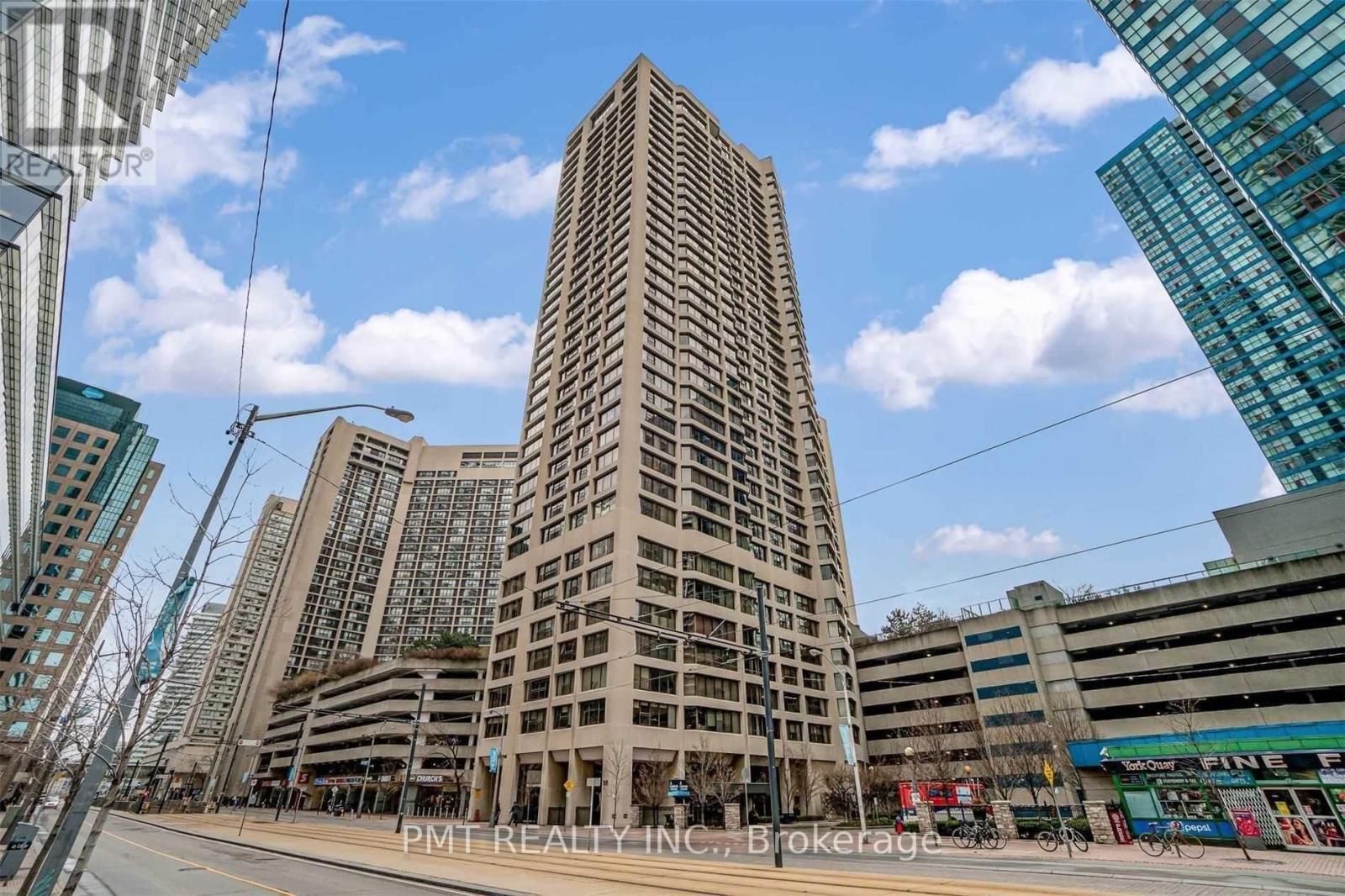 Listing photo of 3315 - 55 HARBOUR SQUARE