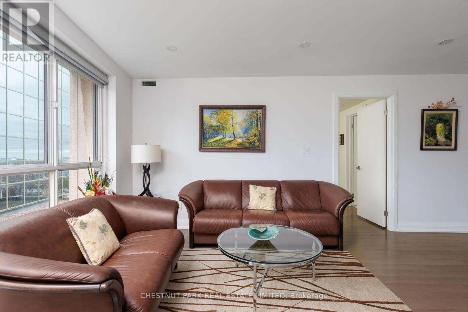 #605E 460 QUEENS QUAY W - 11