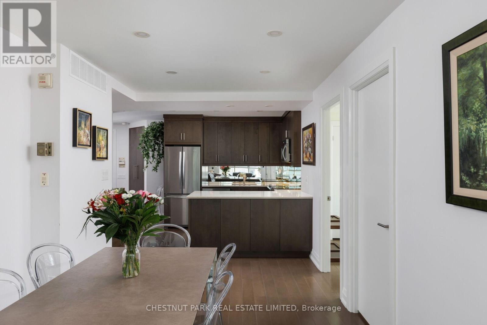 #605E 460 QUEENS QUAY W - 15