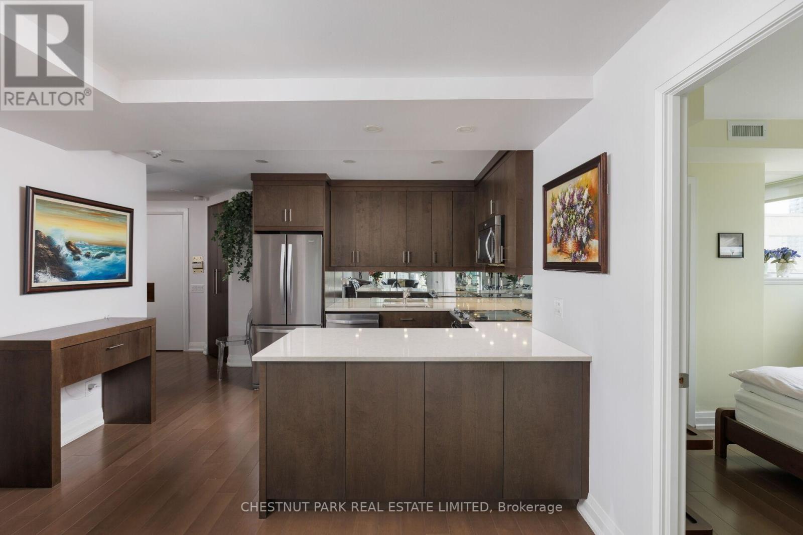 #605E 460 QUEENS QUAY W - 16