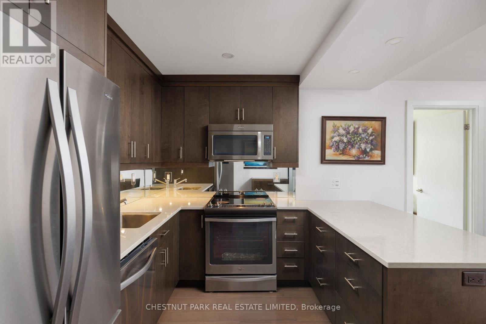 #605E 460 QUEENS QUAY W - 18