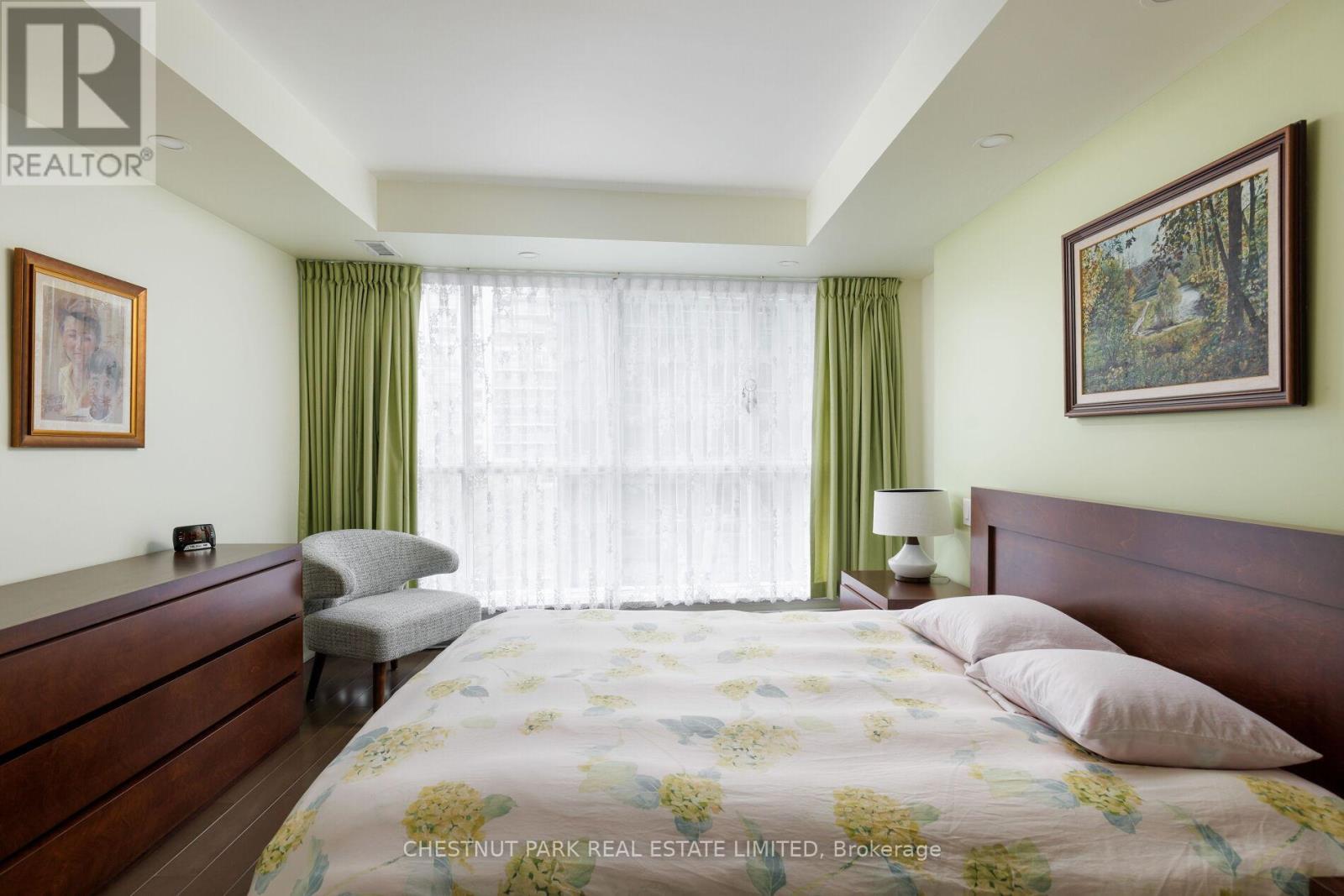 #605E 460 QUEENS QUAY W - 22