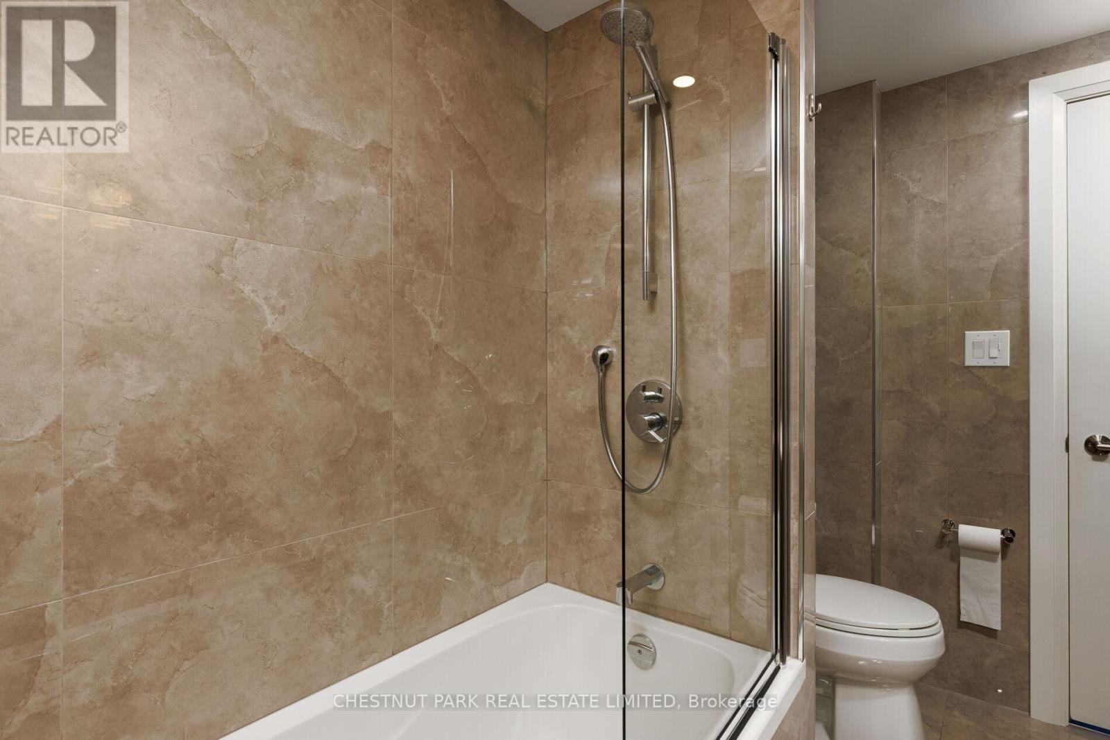 #605E 460 QUEENS QUAY W - 31