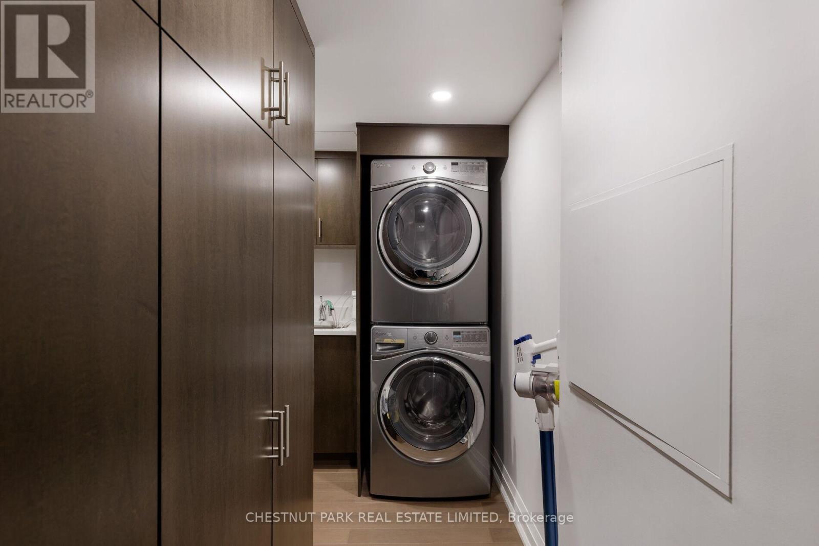 #605E 460 QUEENS QUAY W - 32