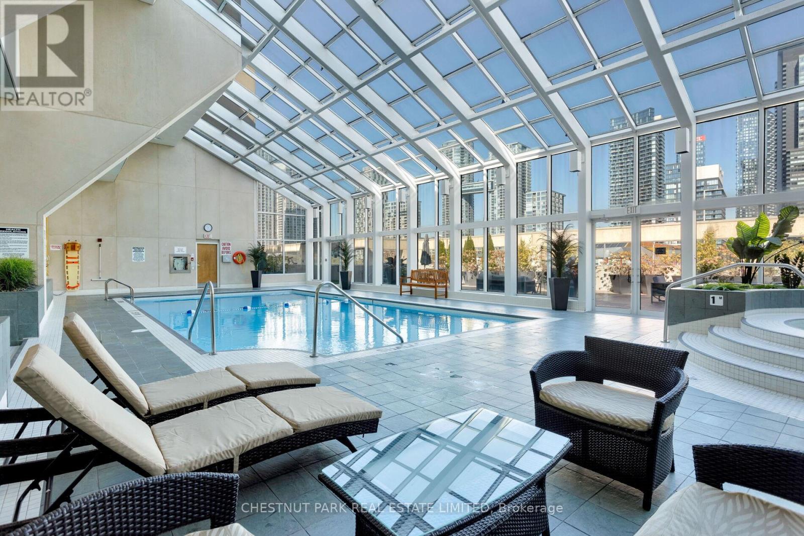 #605E 460 QUEENS QUAY W - 39