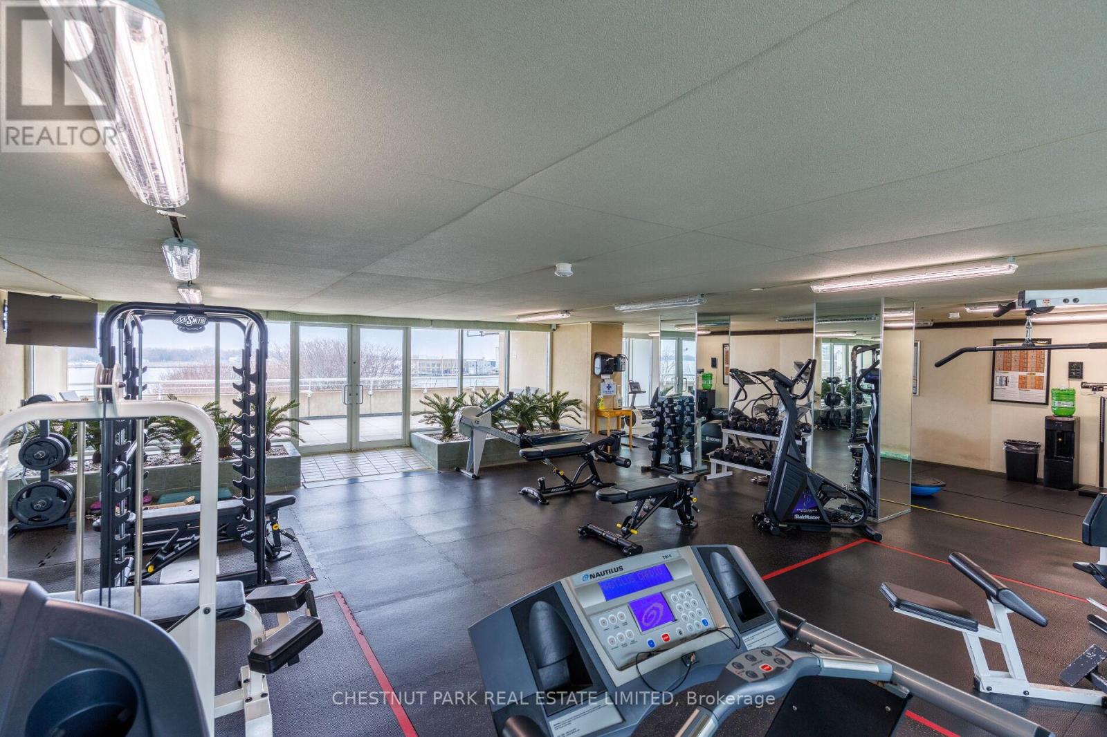 #605E 460 QUEENS QUAY W - 46