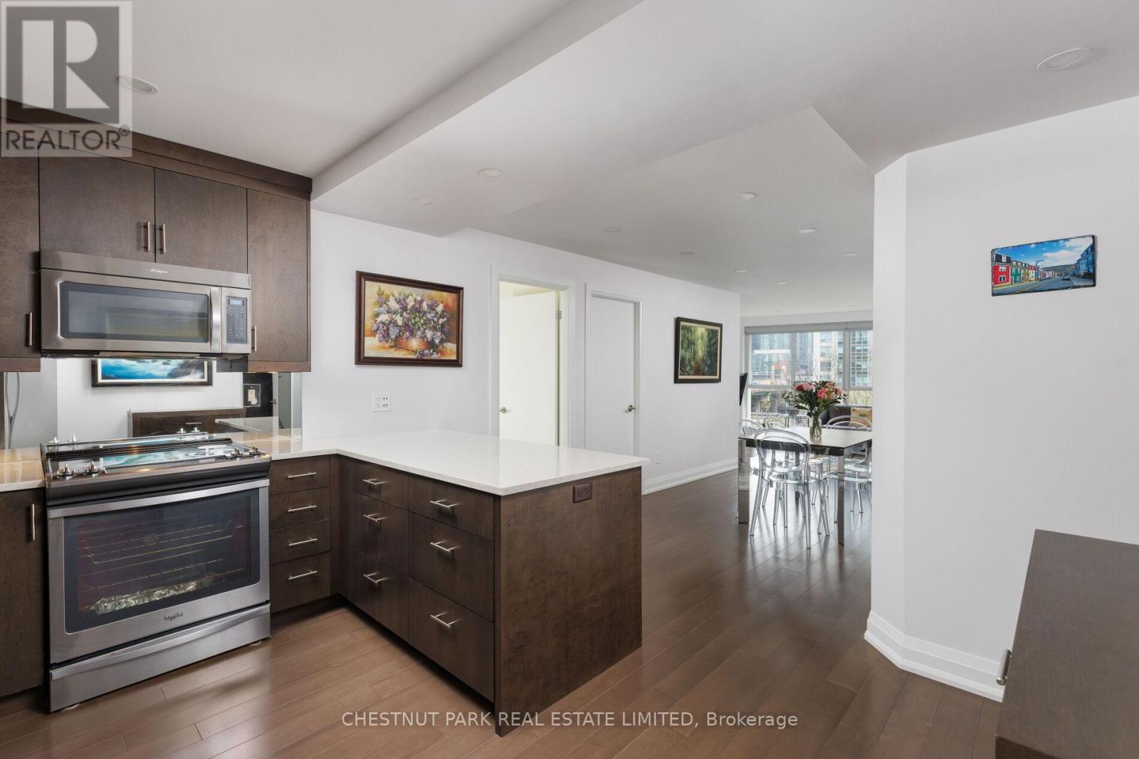 #605E 460 QUEENS QUAY W - 7