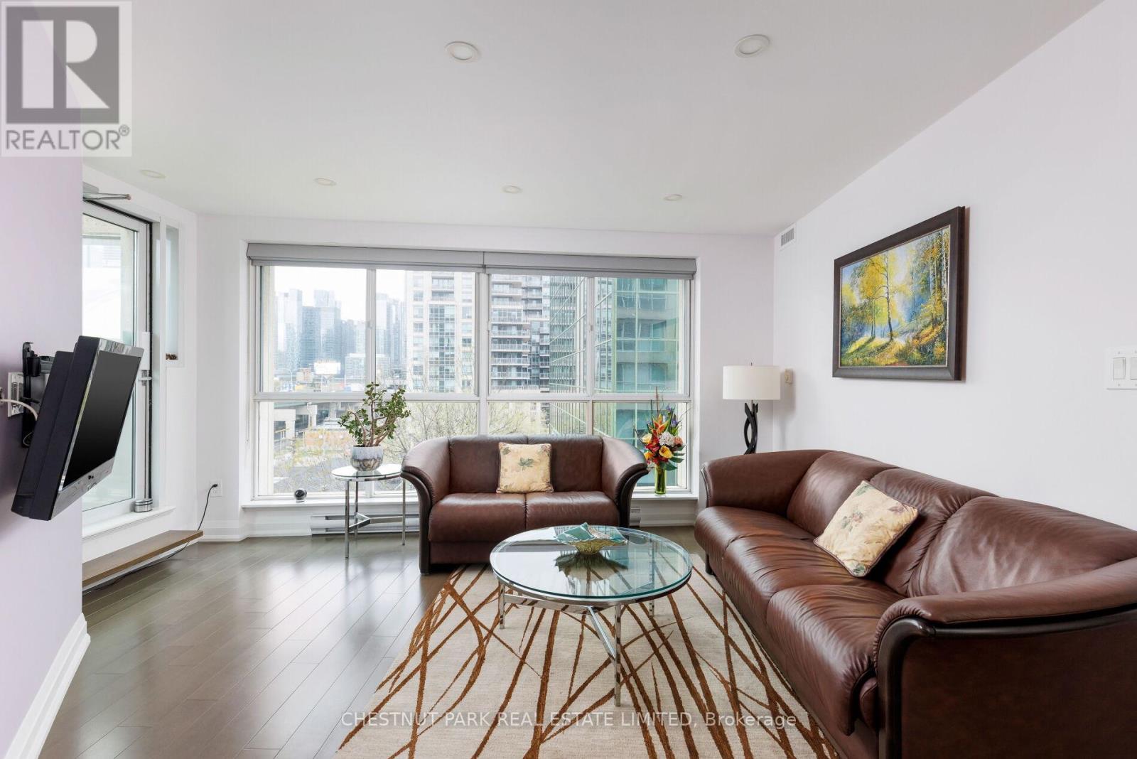 #605E 460 QUEENS QUAY W - 9