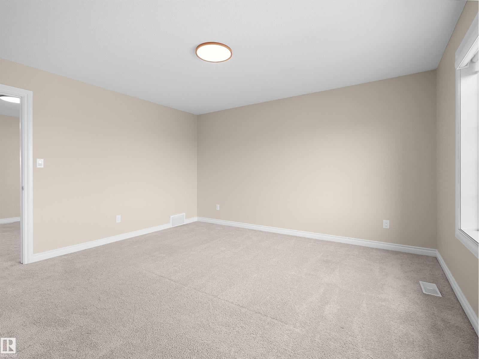 15926 10 AV SW SW - 24