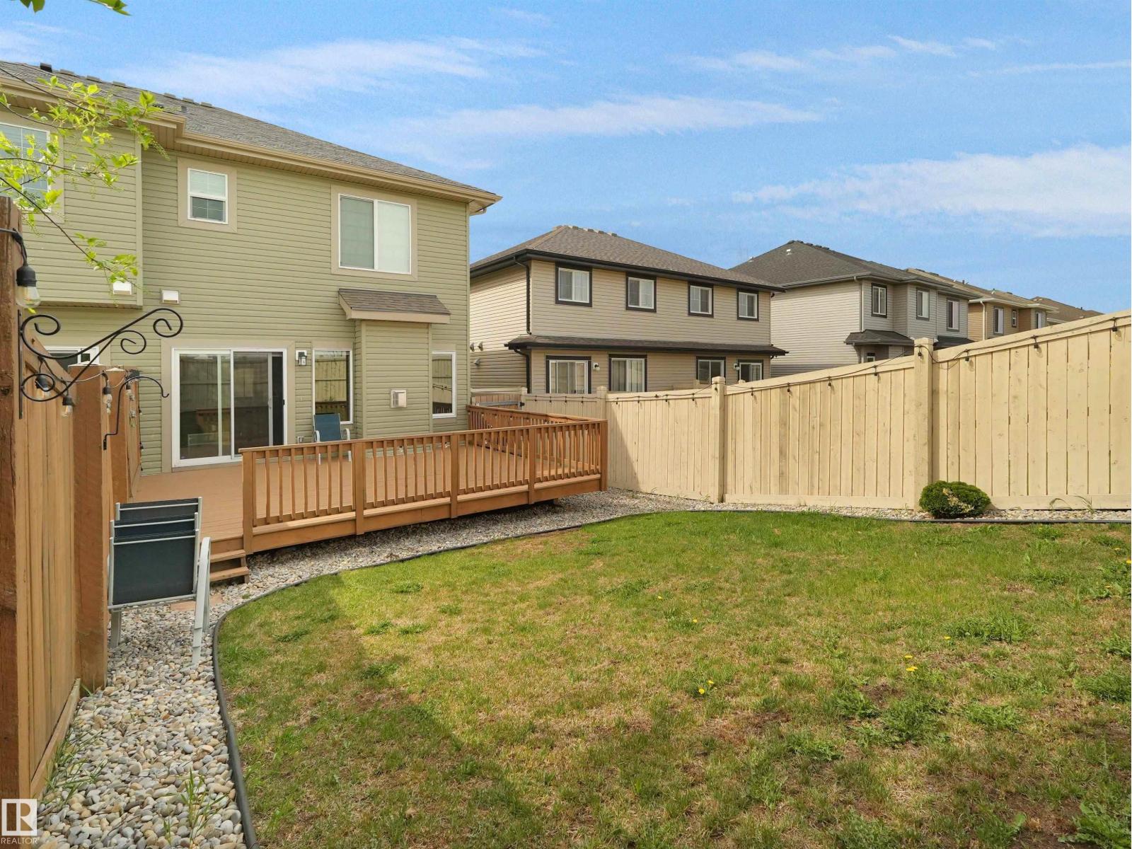 15926 10 AV SW SW - 44