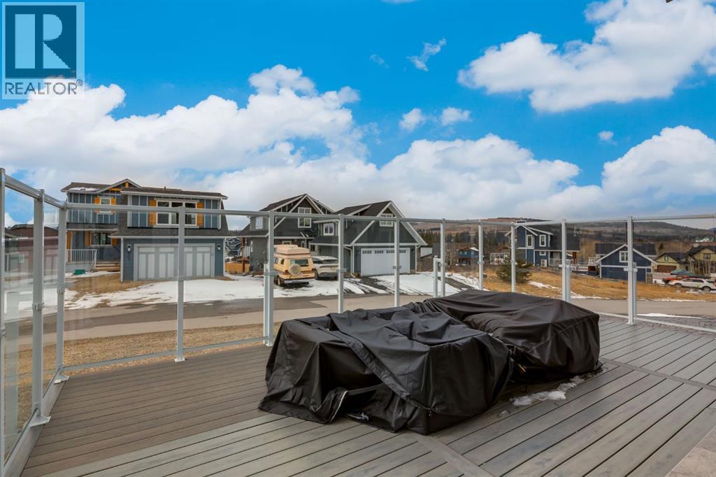 Large WEST facing deck out front