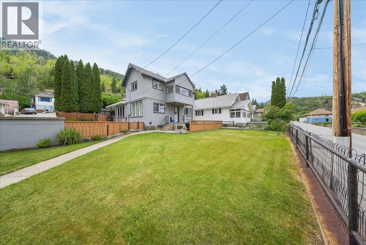 490 Austad Lane, Trail