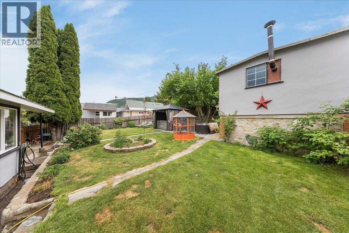490 Austad Lane, Trail