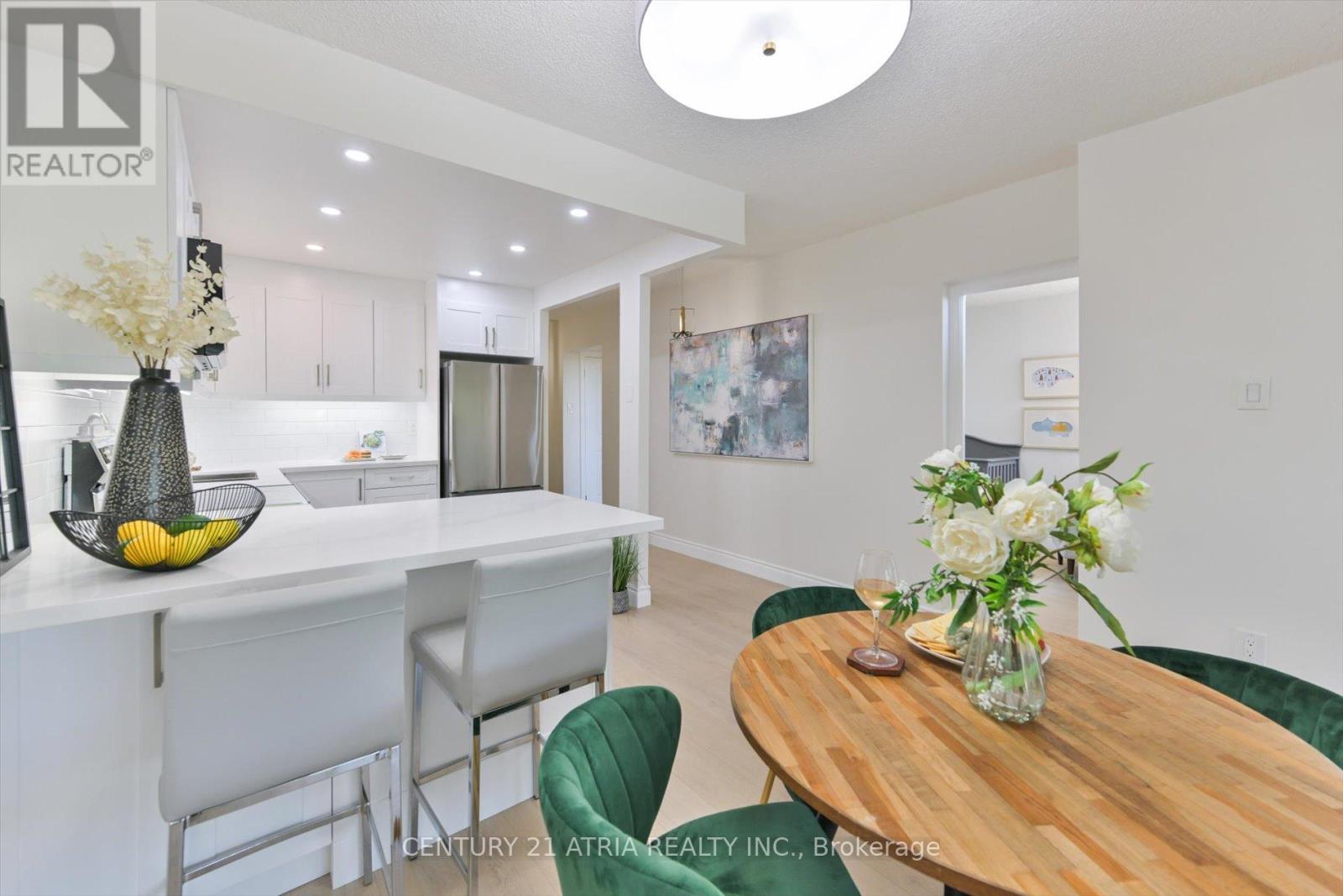 #207 4101 SHEPPARD AVENUE E - 17