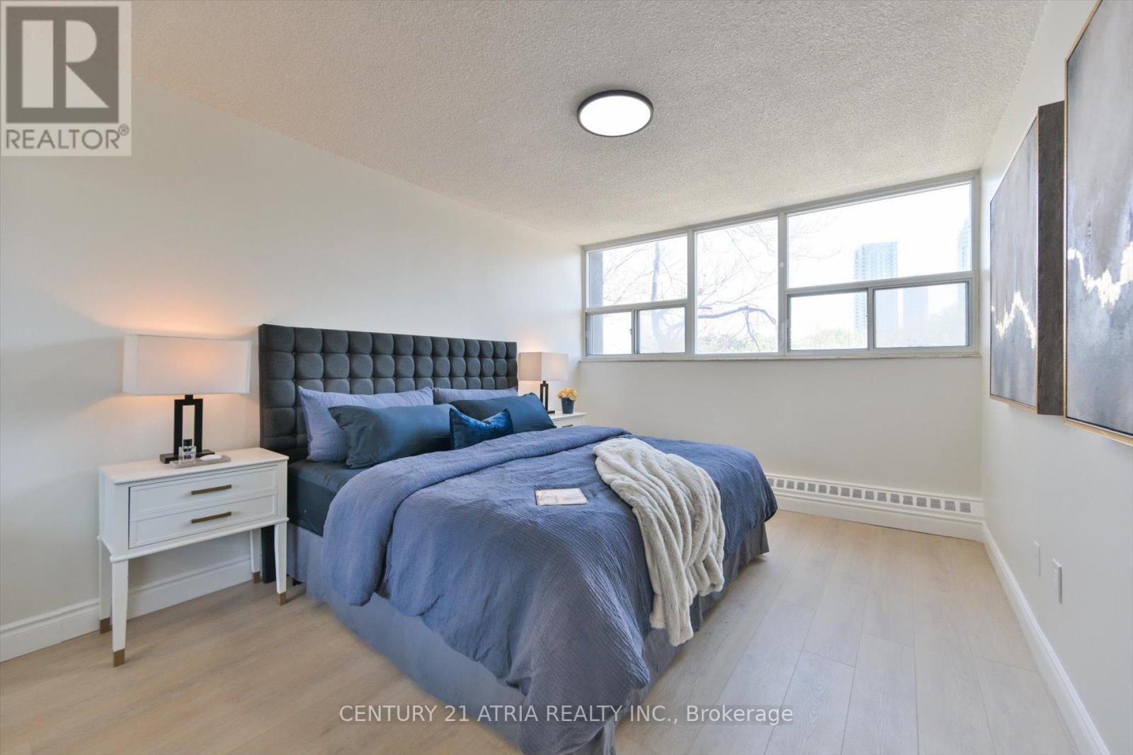 #207 4101 SHEPPARD AVENUE E - 26