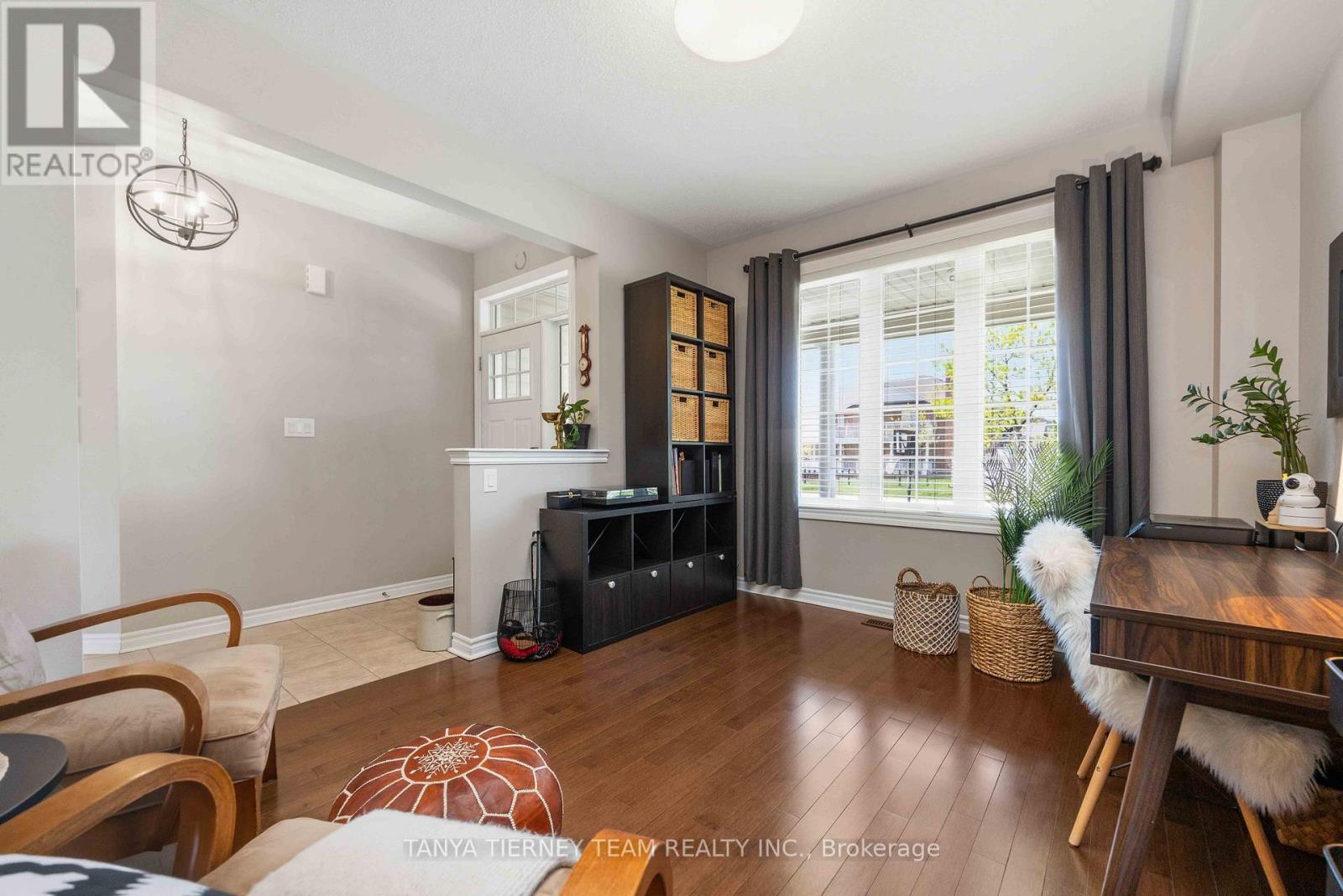 303 CACHET BOULEVARD - 9