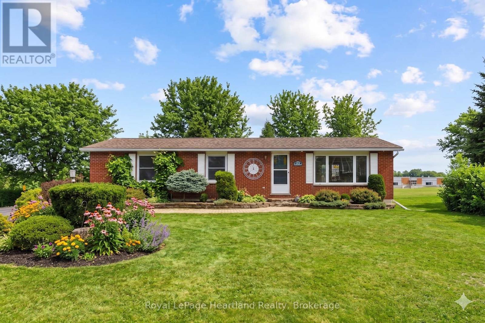 284 MANOR ROAD - 1