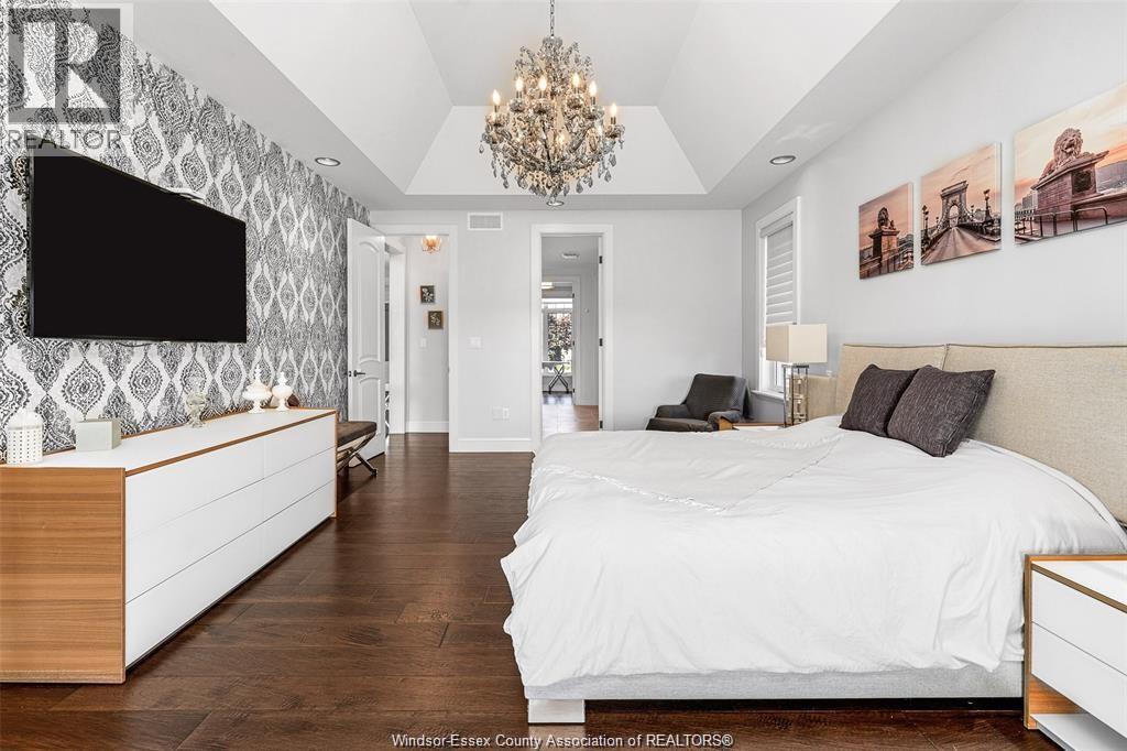 4076 ST. FRANCIS - 32