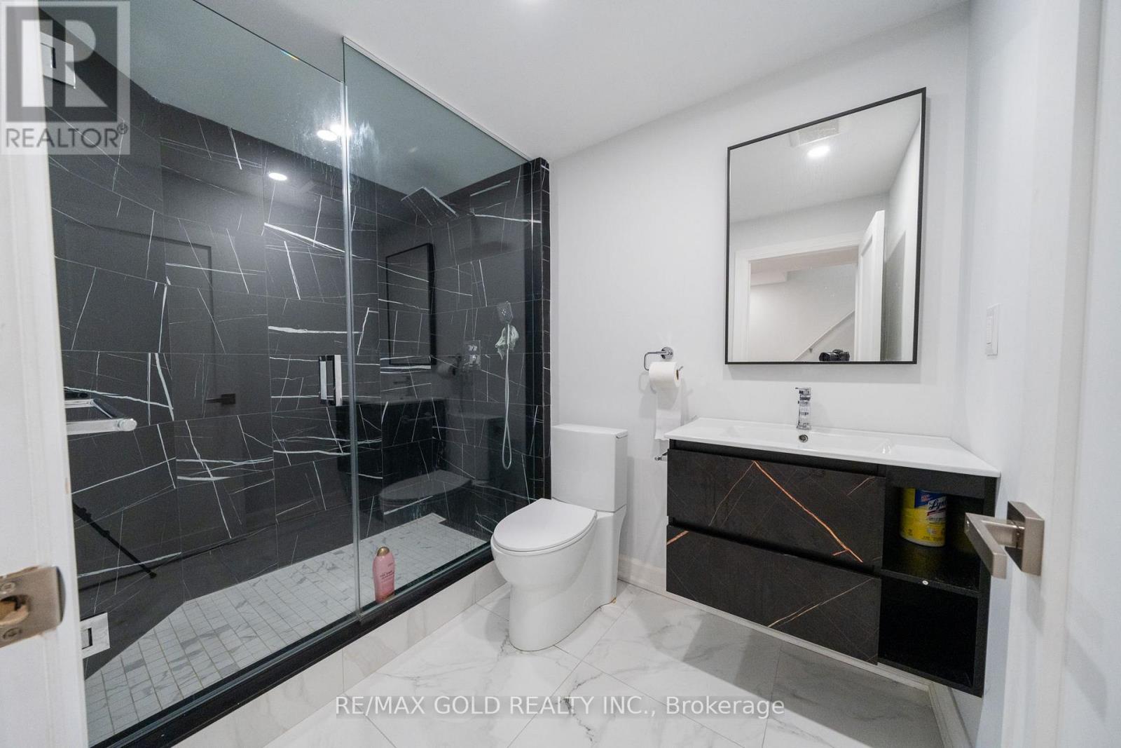 19 SPRING VALLEY COURT - 35