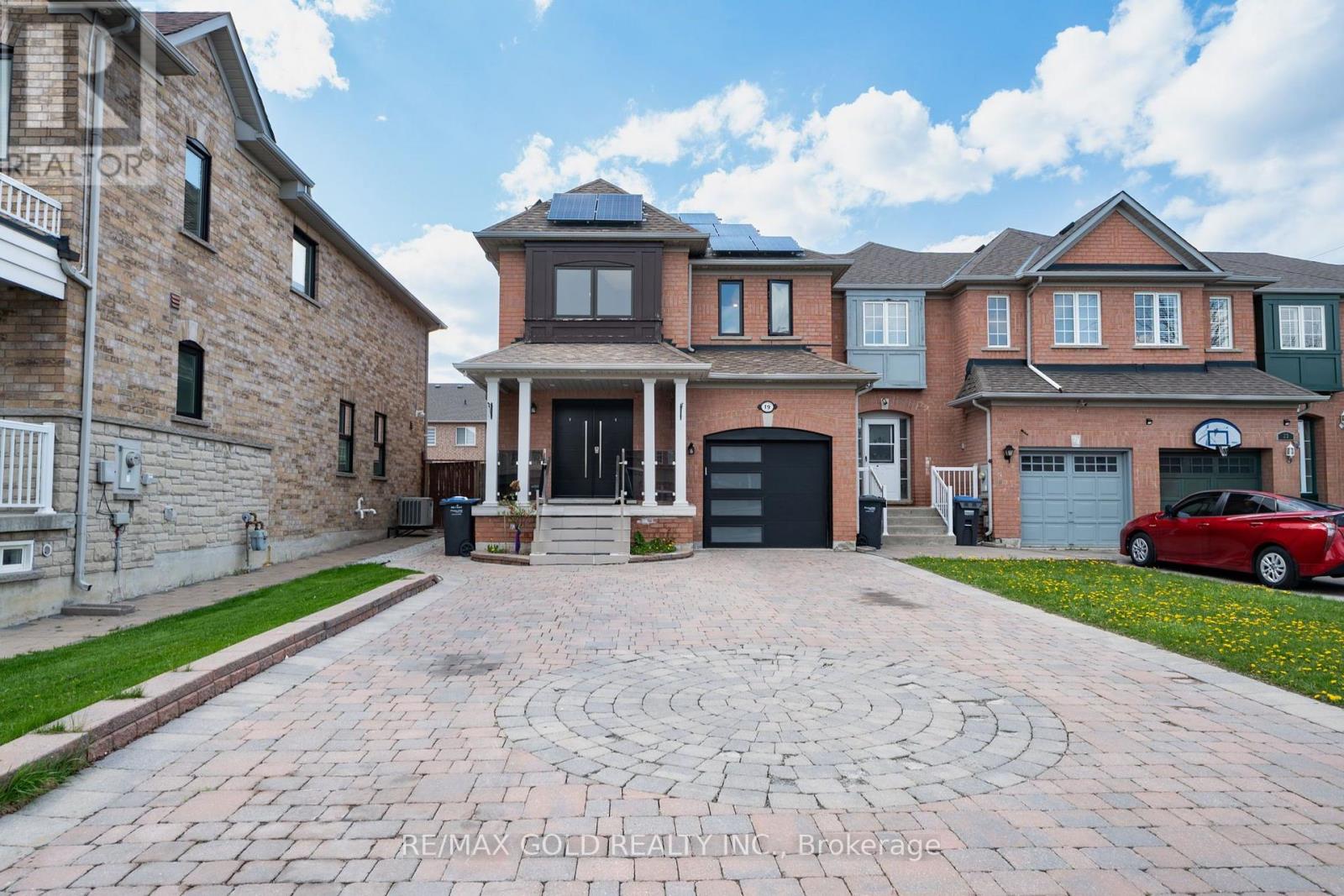 19 SPRING VALLEY COURT - 2